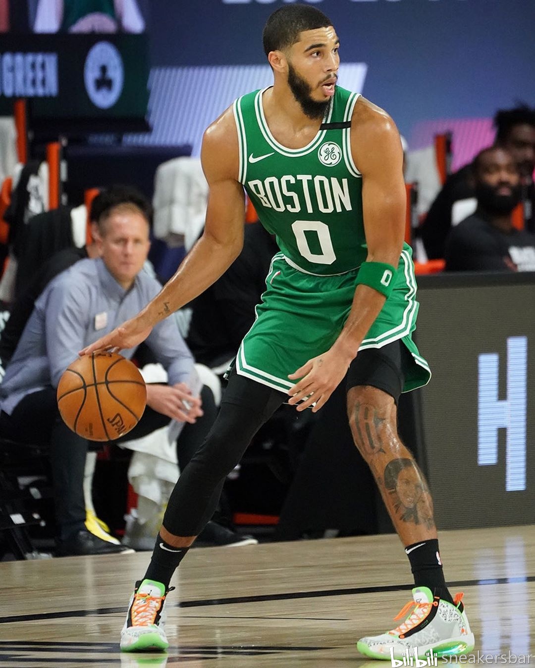 在二点球保 在二点球保